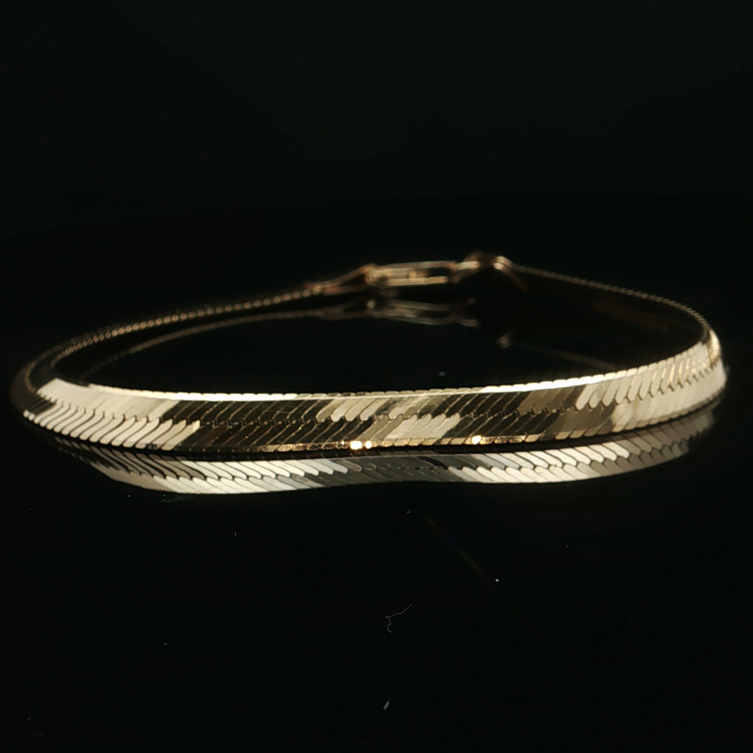 Estate 14K Yellow Gold 4.5mm Wide Herringbone Bracelet