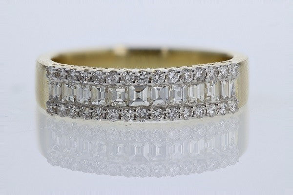 RINGS - 14K Yellow Gold .68cttw Baguette & Round Diamond Fashion Ring