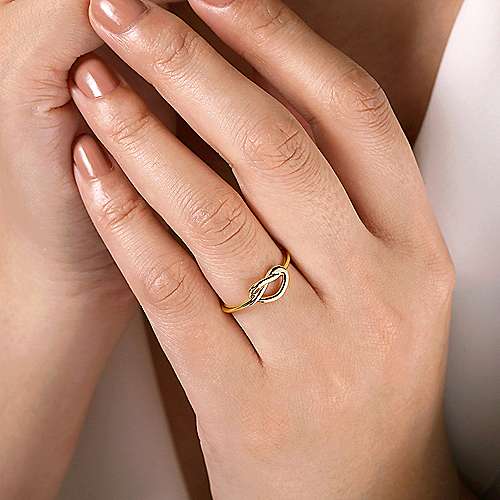 RINGS - 14K Yellow Gold Twisted Heart Pretzel Ring