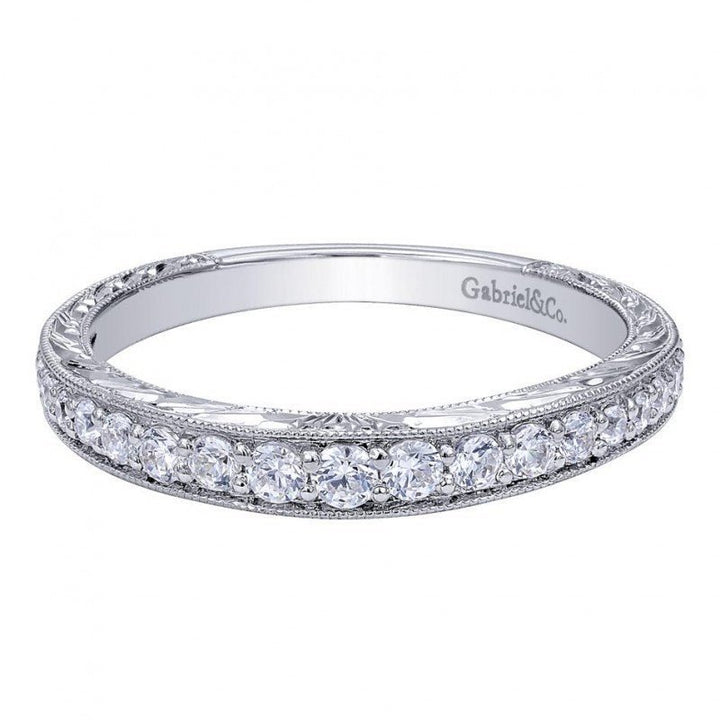 WEDDING - .33cttw Graduated Round Diamond Wedding Band