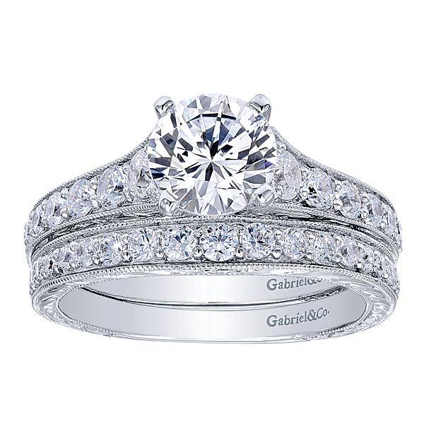 Wedding Ring - 14K White Gold .33cttw Graduated Round Diamond Wedding Band