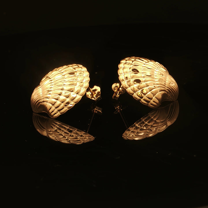 Estate 14K Yellow Gold Etched Shell Stud Earrings