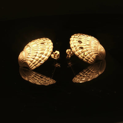 Estate 14K Yellow Gold Etched Shell Stud Earrings