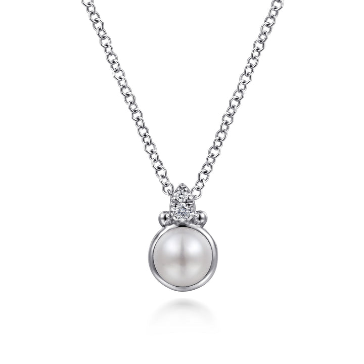 Sterling Silver Diamond Bujukan Pearl Pendant Necklace