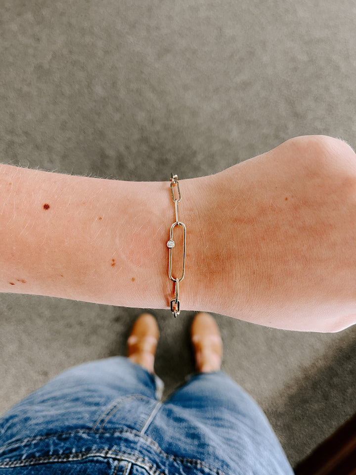 BRACELETS - 14K Yellow Gold 1/20cttw Paper Clip 7.5 Length Bracelet