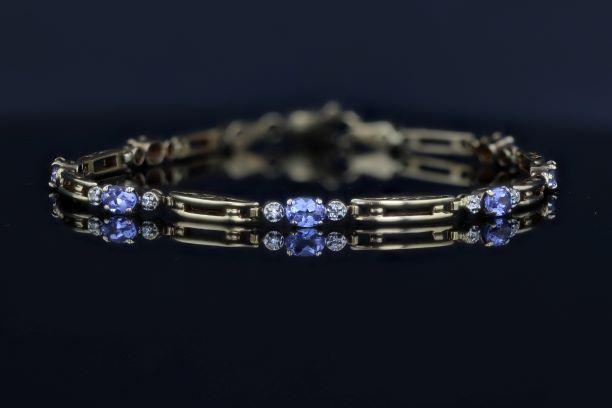 BRACELETS - Estate 10K Yellow Gold Tanzanite & Diamond Link Bracelet