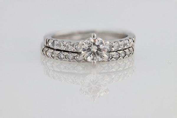 Center Diamond Engagement Ring With Diamond Wedding Band
