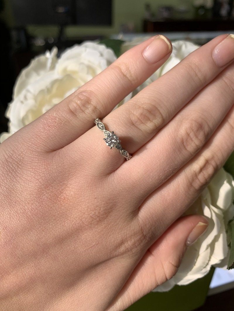 Diamond ring on hand Clearance