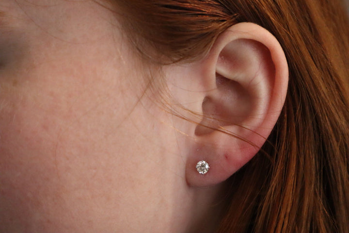 DIAMOND JEWELRY - 14k White Gold 3/4cttw Round Diamond Stud Earrings - "Good" Quality