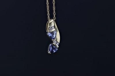 NECKLACES - Estate 10K Yellow Gold Trillion Tanzanite Pendant Necklace