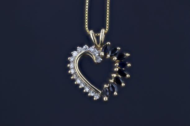 NECKLACES - Estate 14K Yellow Gold Sapphire And Diamond Heart Necklace