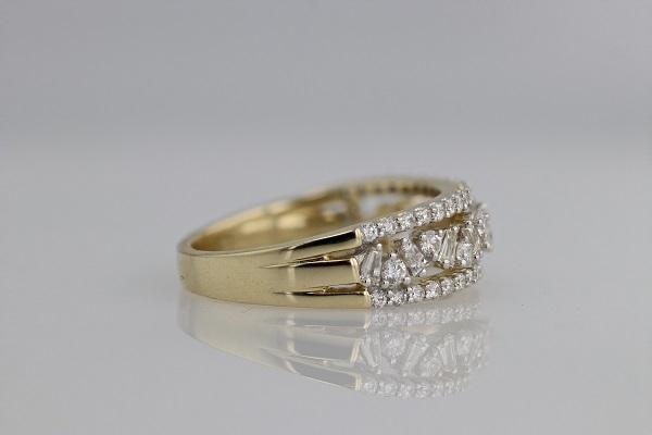 RINGS - 14K Yellow Gold .84cttw Diamond Alternating Fashion Ring.